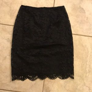 Lark & Ro Black lace pencil skirt size S like new
